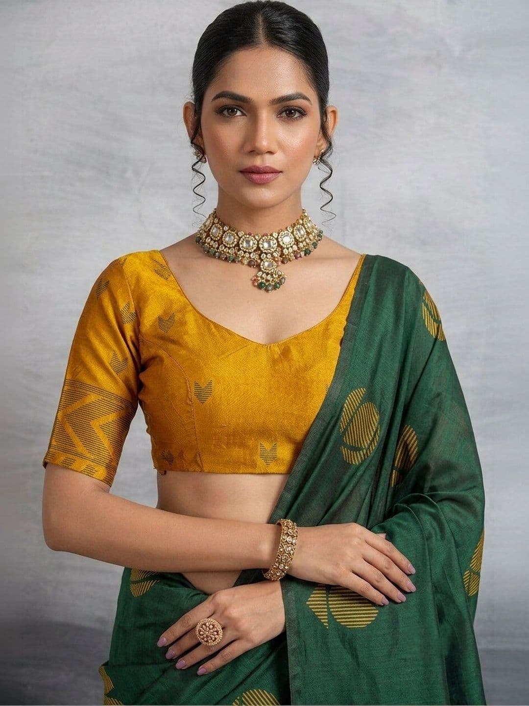 UMANTA Woven Design Zari Silk Blend Banarasi Saree thumbnail 2
