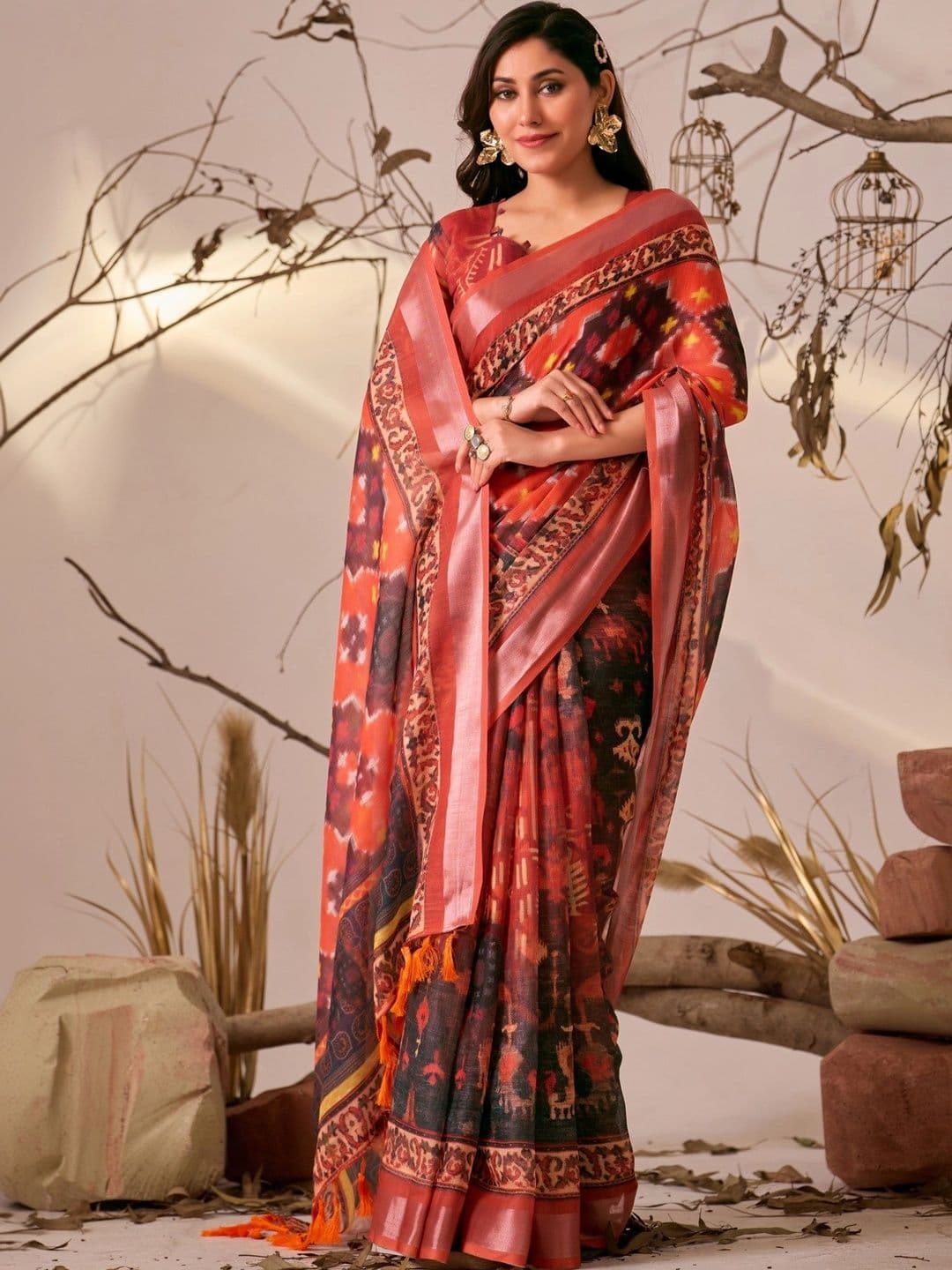 DIVASTRI Linen Blend Designer Patola Saree thumbnail 3