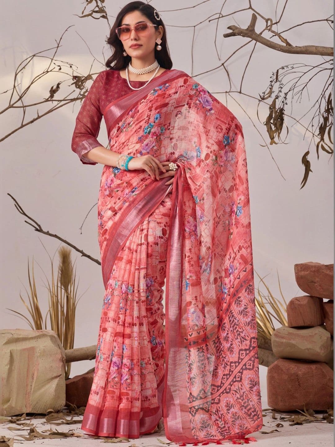 DIVASTRI Floral Linen Blend Designer Saree thumbnail 7