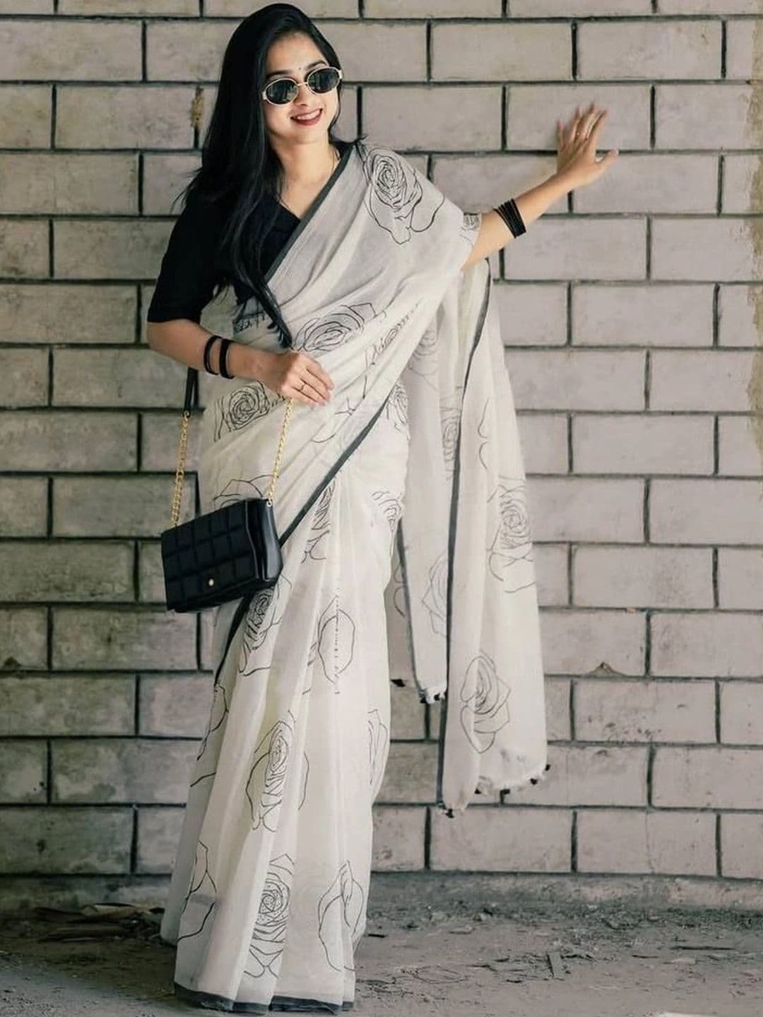 saneria silk Floral Linen Blend Taant Saree - view 1