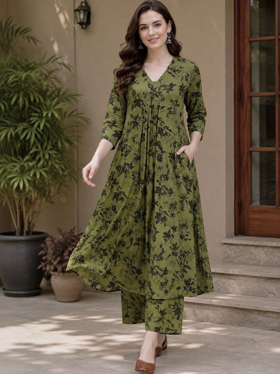 DSK STUDIO Women Floral Printed Empire Kurta with Palazzos thumbnail 3