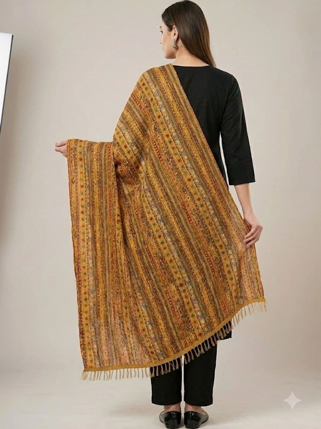 IVAARA Ethnic Motifs Embroidered Dupatta with Thread Work thumbnail 4