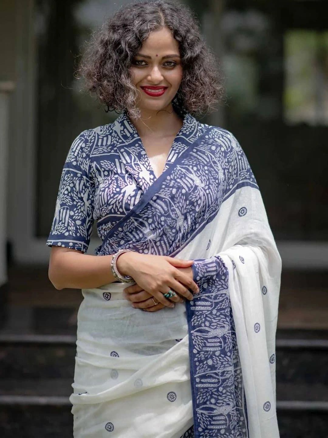 saneria silk Women Colourblocked Linen Blend Block Print Saree thumbnail 5