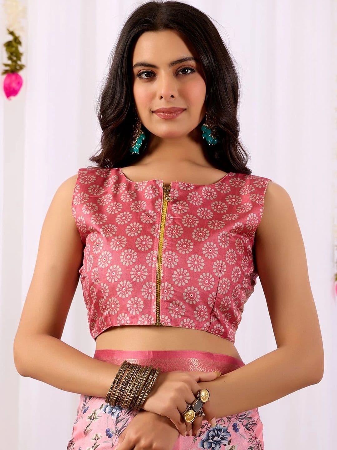 Mitera Floral Zari Silk Blend Designer Saree thumbnail 4