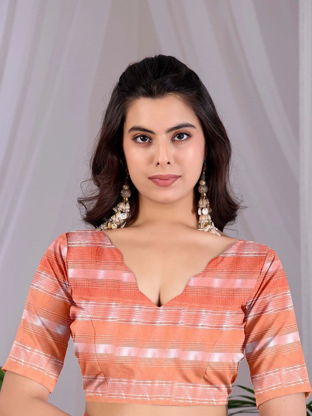 DIVASTRI Striped Poly Georgette Designer Saree thumbnail 5