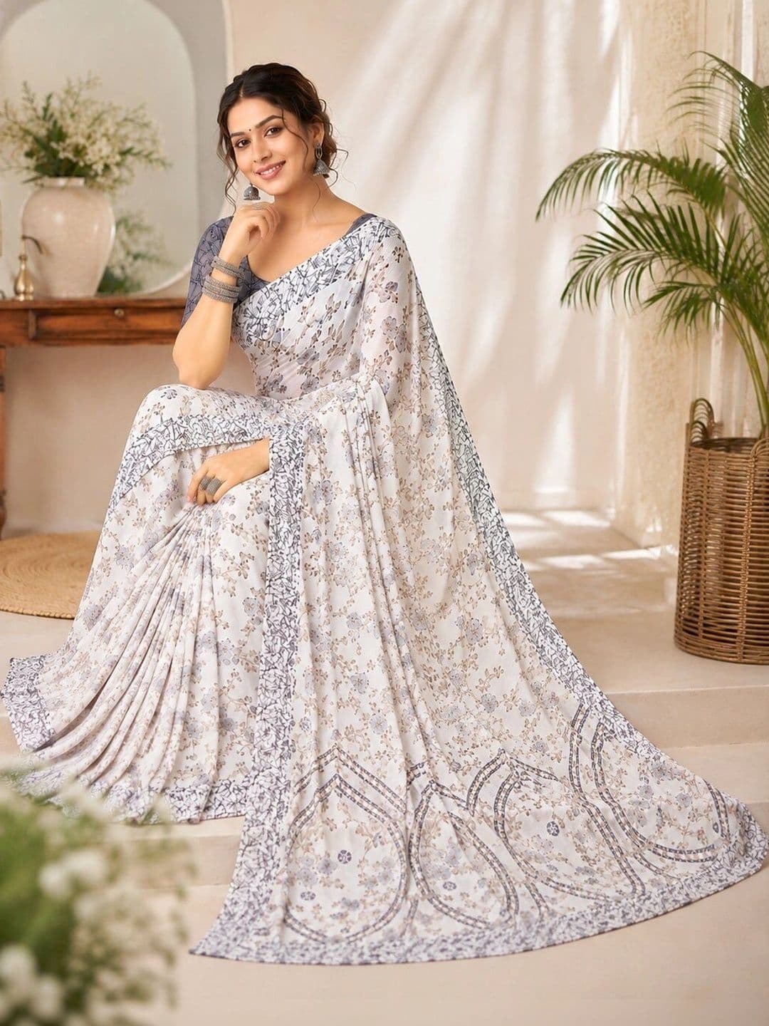 NARIVESH TRENDS Floral Poly Georgette Saree thumbnail 3