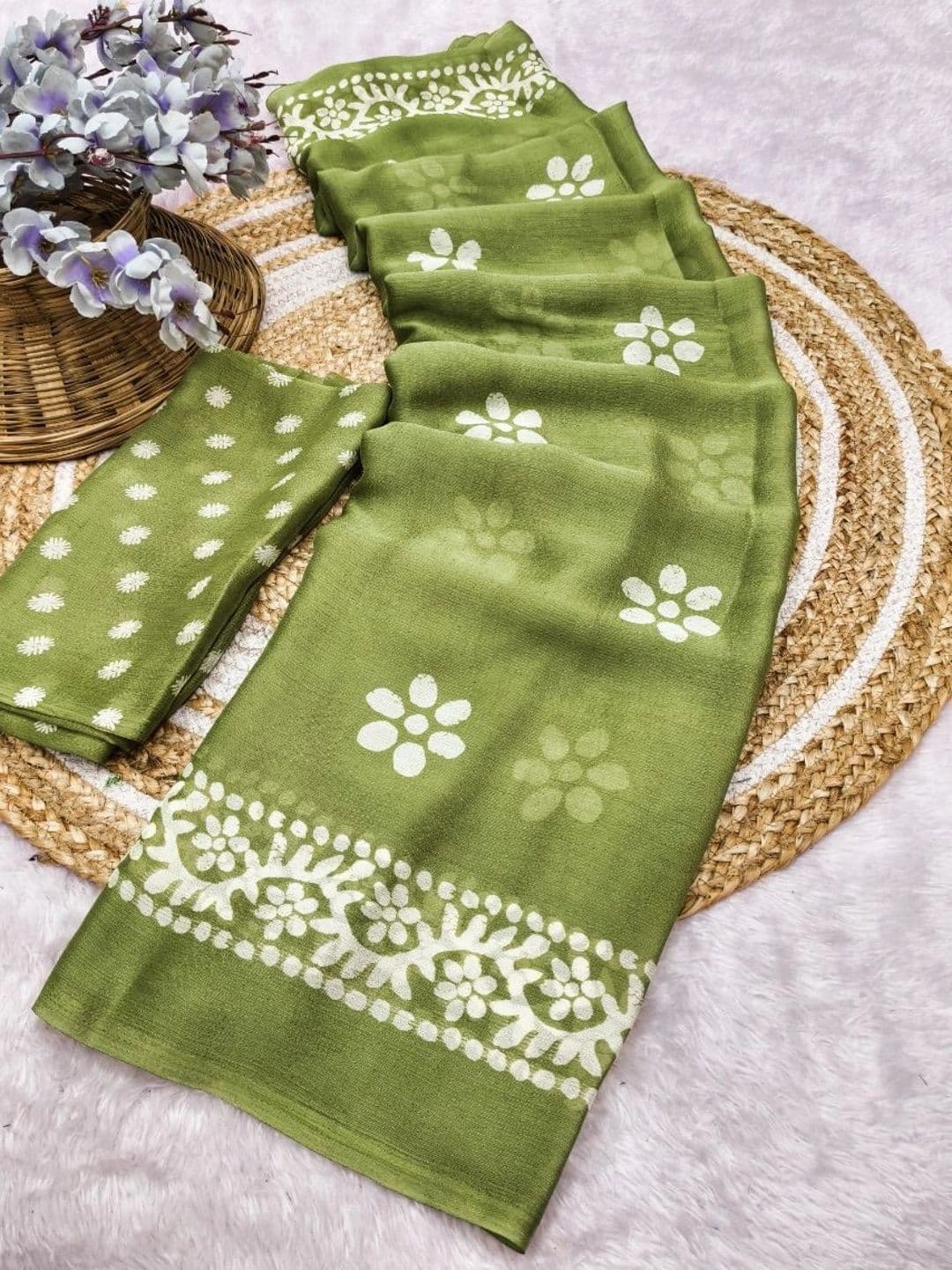 MAGNEITTA Floral Embroidered Pure Chiffon Designer Saree thumbnail 4