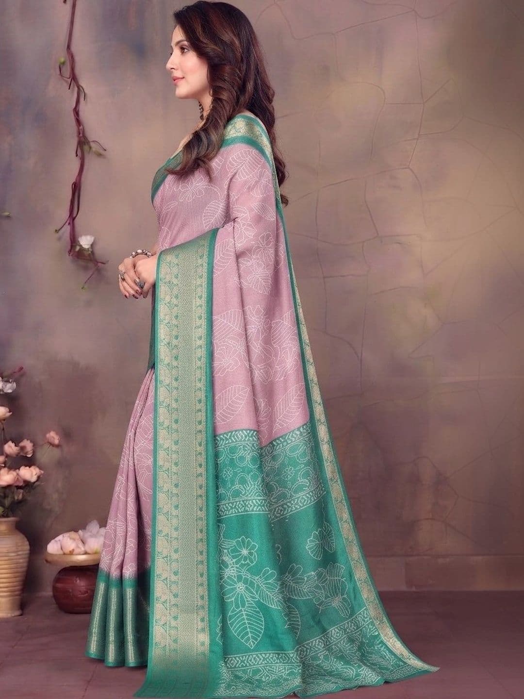 MAGNEITTA Women Floral Zari Silk Blend Designer Saree thumbnail 3