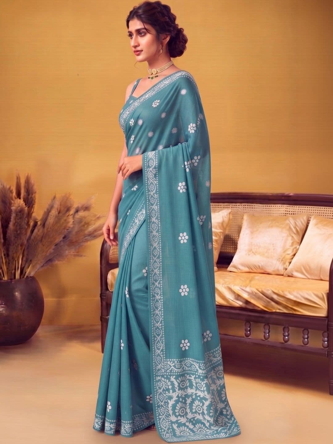 MAGNEITTA Floral Pure Chiffon Designer Saree thumbnail 4