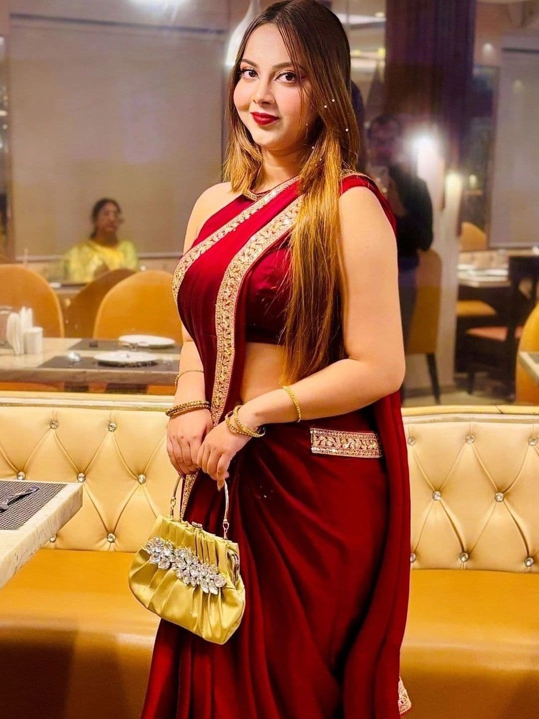ANJAVI FASHION Zari Jute Silk Saree thumbnail 4