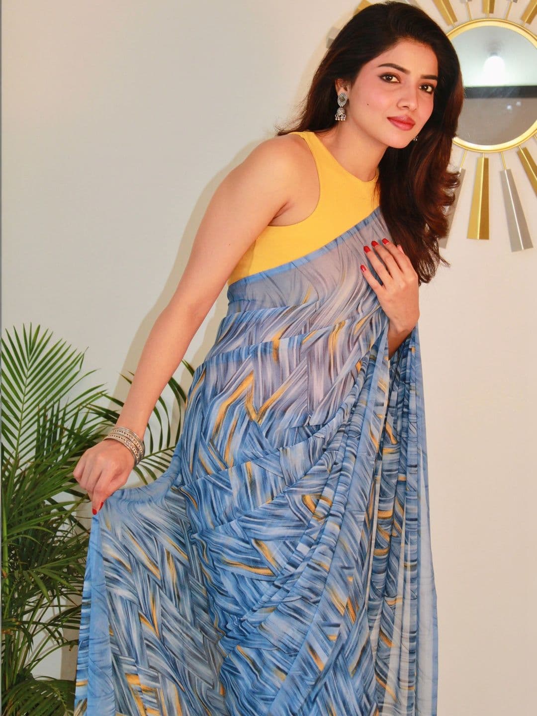 NARIVESH TRENDS Poly Georgette Saree thumbnail 5