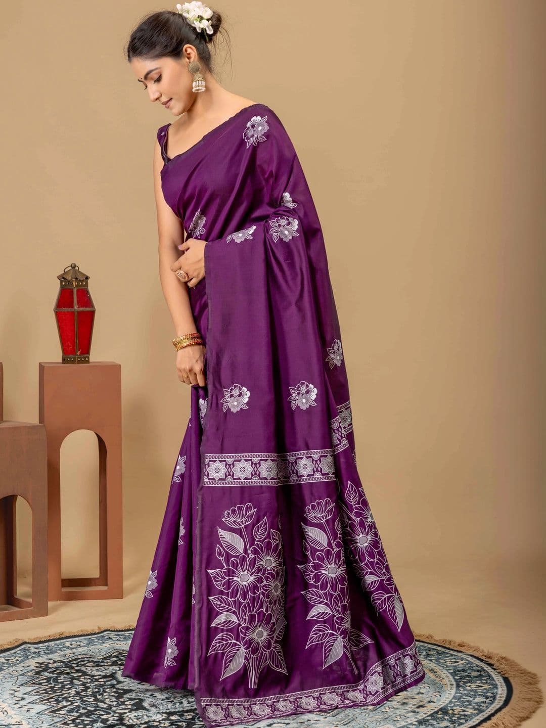 UMANTA Floral Silk Blend Banarasi Saree thumbnail 5