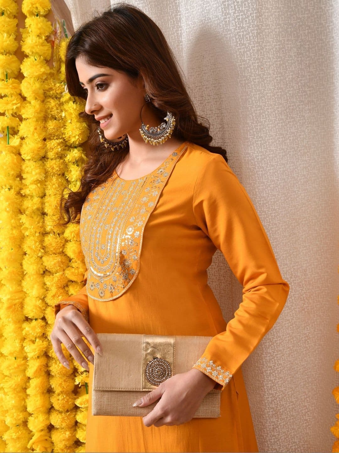 BKApparels Women Embroidered Floral Kurta thumbnail 5