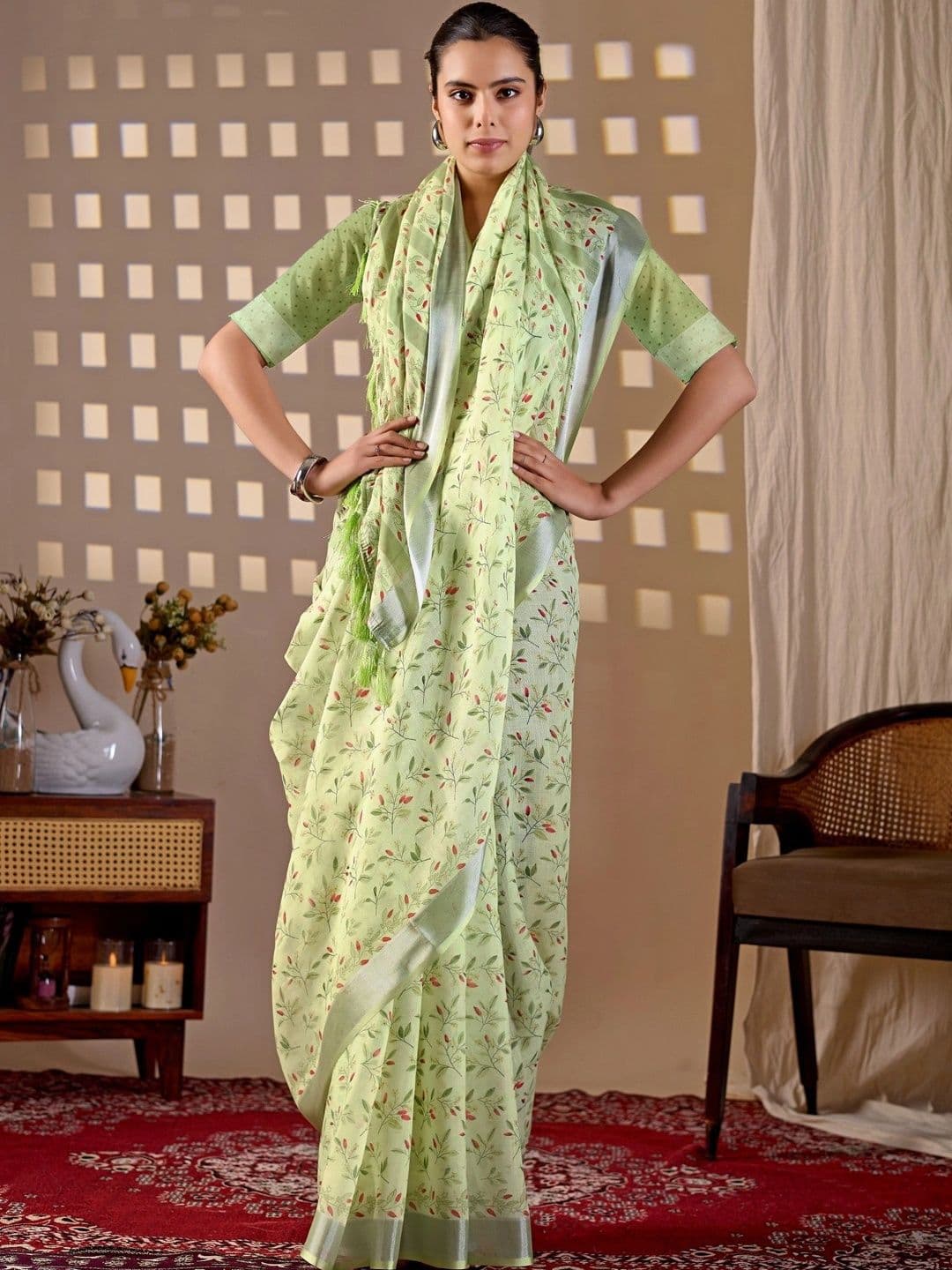 DIVASTRI Zari Linen Blend Designer Saree thumbnail 3