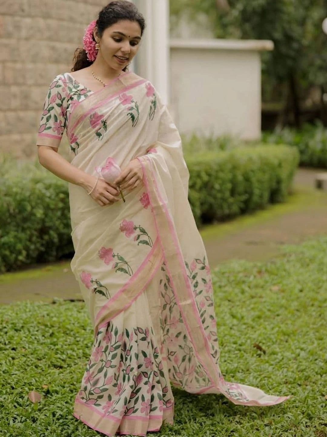 saneria silk Floral Linen Blend Sambalpuri Saree - view 1