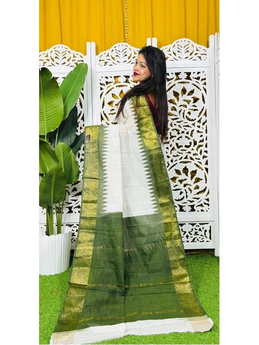 READYMART Woven Design Pure Cotton Saree thumbnail 2