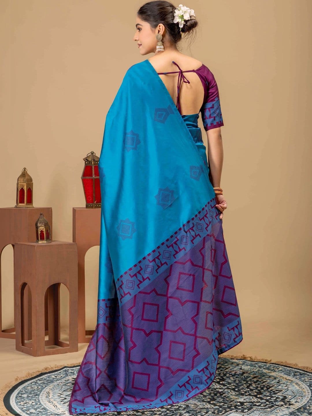 UMANTA Woven Design Silk Blend Banarasi Saree thumbnail 5