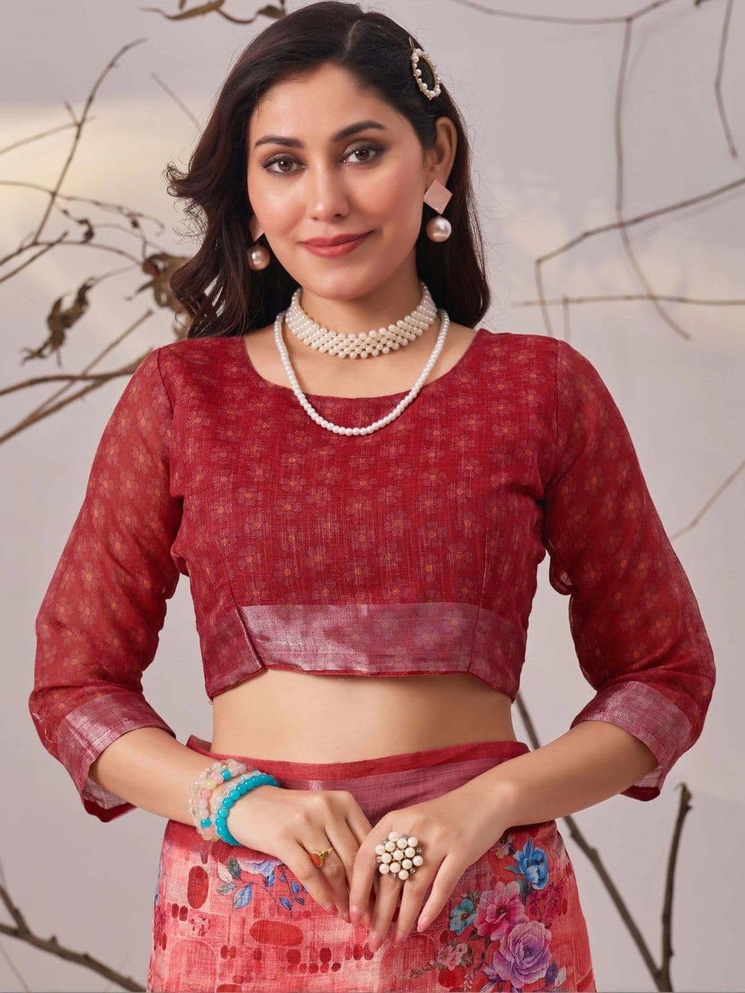 DIVASTRI Floral Linen Blend Designer Saree thumbnail 4