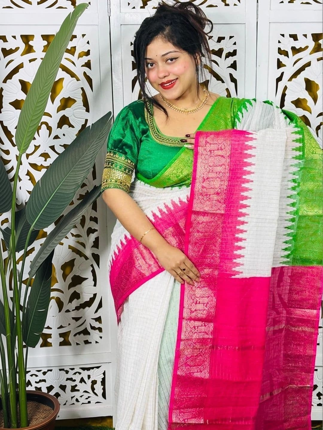 READYMART Woven Design Zari Pure Cotton Saree thumbnail 4