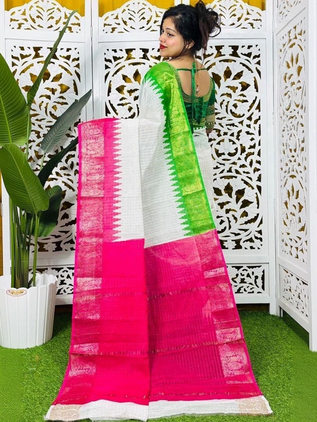 OSARIO Woven Design Pure Cotton Saree thumbnail 4