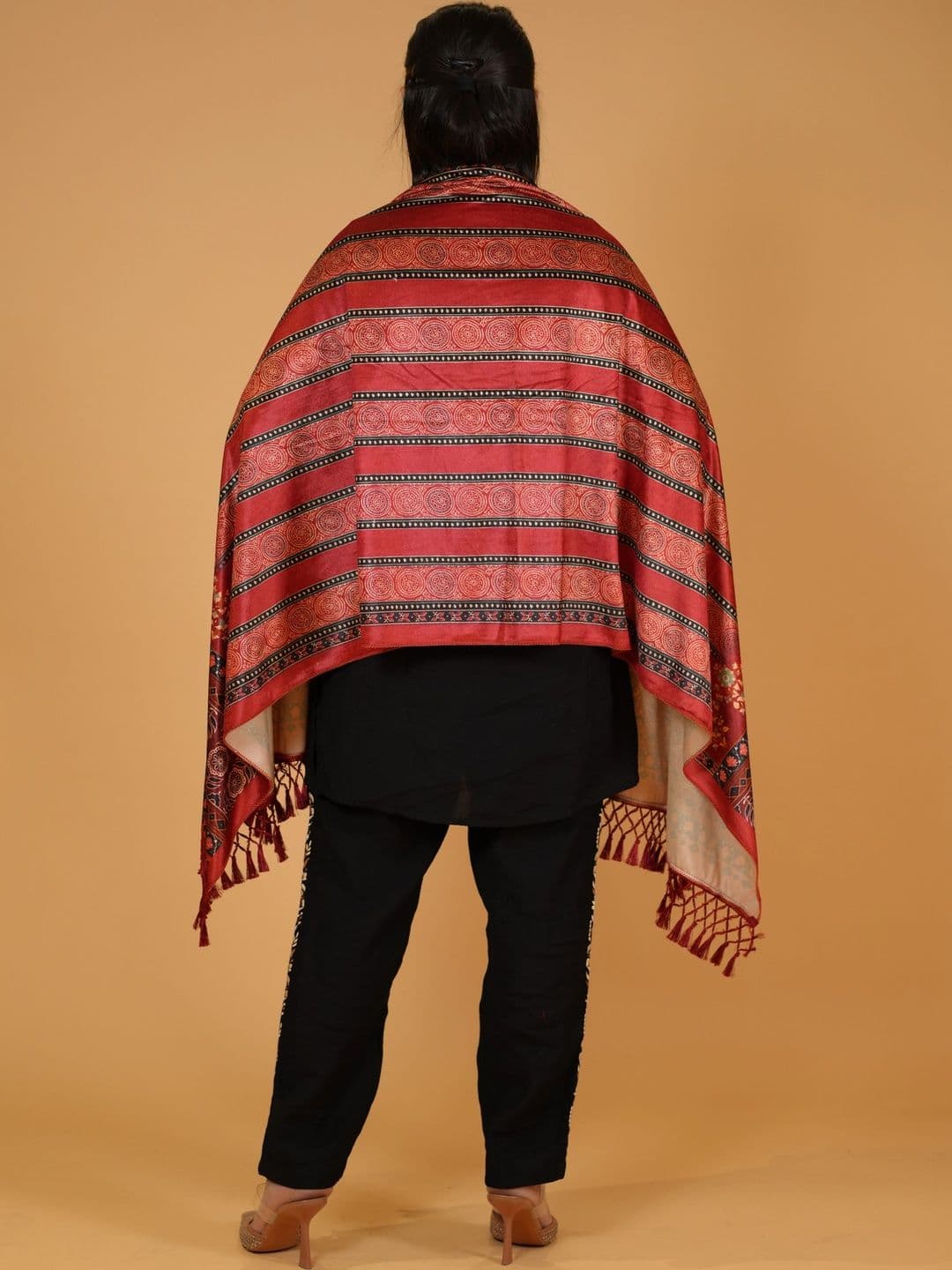 S.T. Women Ethnic Motifs Printed Velvet Shawl thumbnail 2