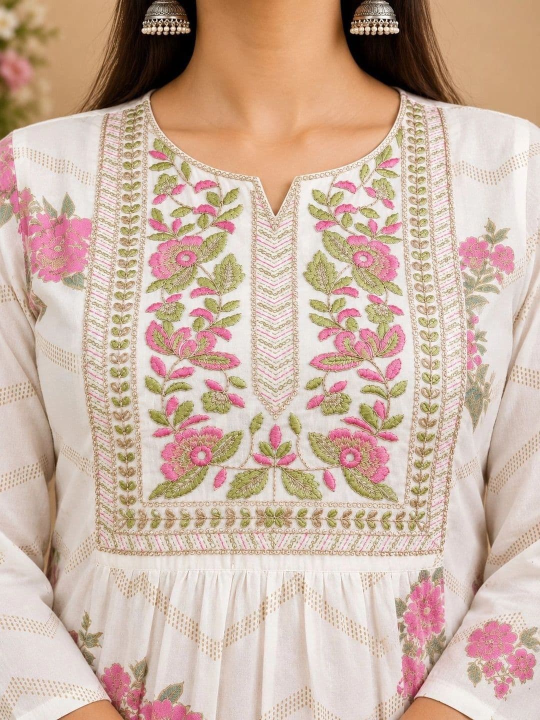 Araaha Women Floral Embroidered Thread Work Floral Kurta thumbnail 2