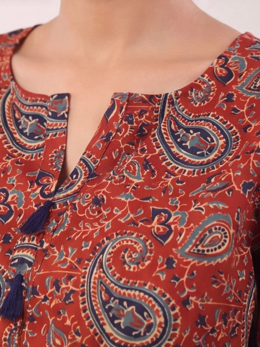 Anouk Women Paisley Printed Regular Pure Cotton Kurta with Farshi Salwar thumbnail 3