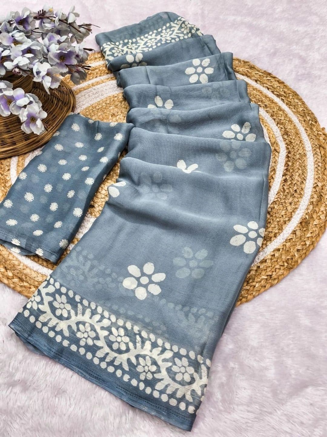 MAGNEITTA Floral Pure Chiffon Designer Saree thumbnail 3