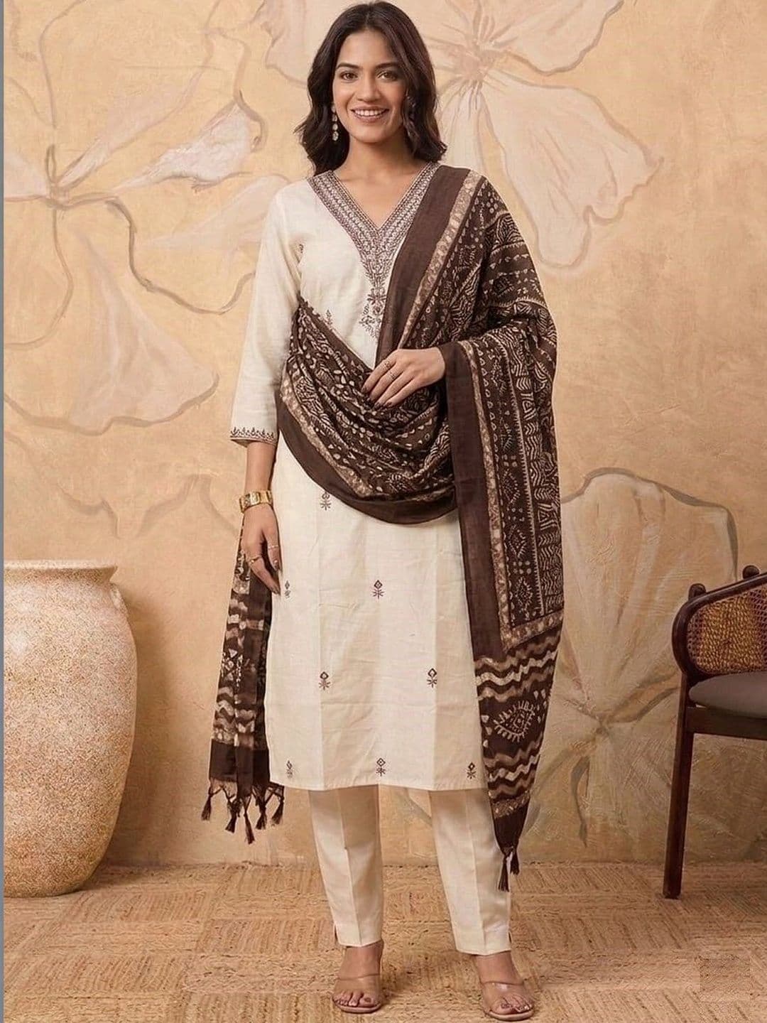 House of Pataudi Women Embroidered Thread Work Pure Cotton Kurta with Trousers & Dupatta - view 1
