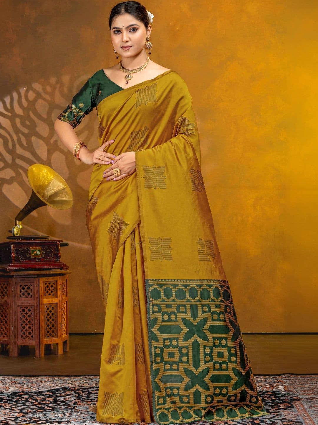 UMANTA Woven Design Zari Silk Blend Banarasi Saree - view 1