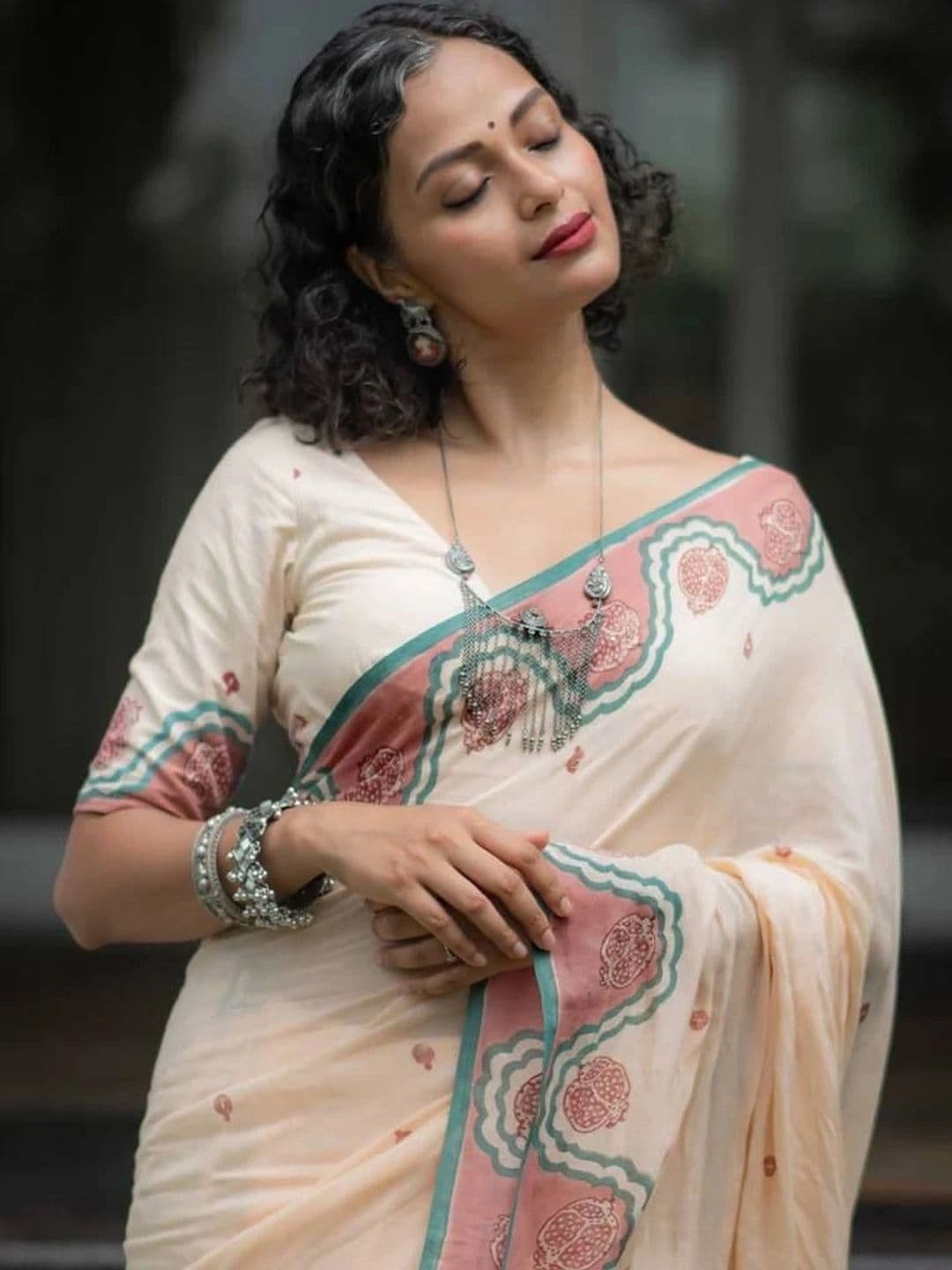 saneria silk Linen Blend Sambalpuri Saree thumbnail 6