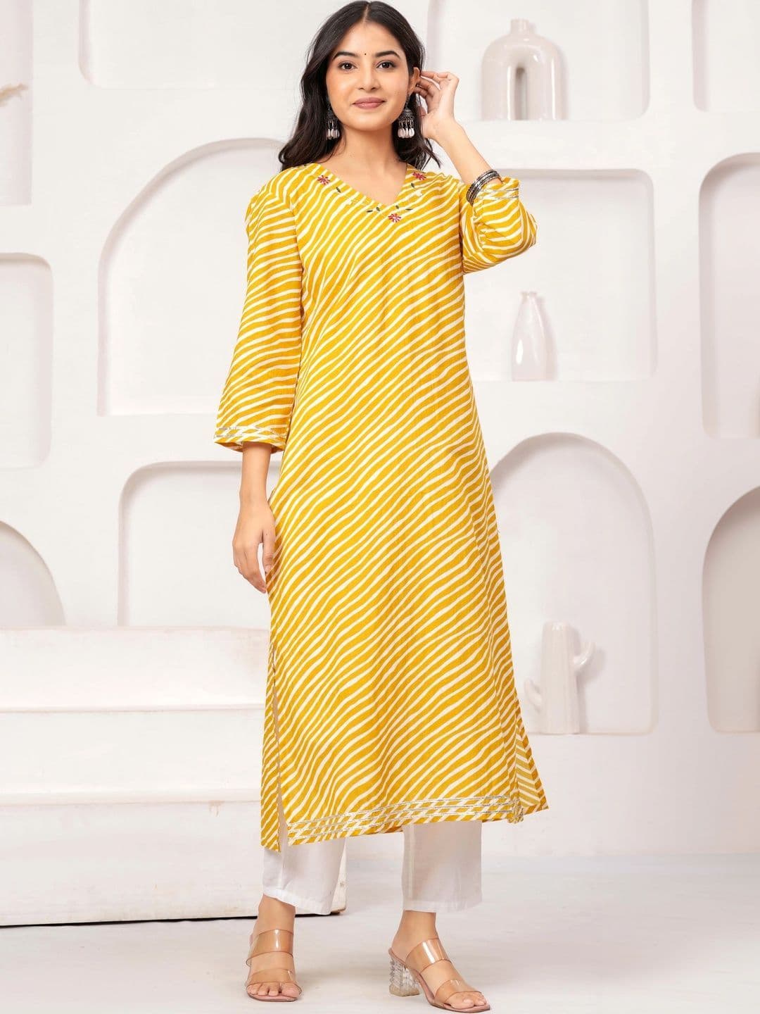 JAIPUR SARAI Women Printed Thread Work Kurta thumbnail 3