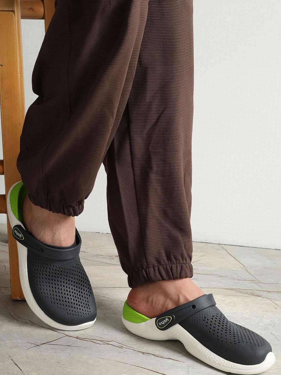 yoho Men Self Design Easy Glide Clogs thumbnail 6