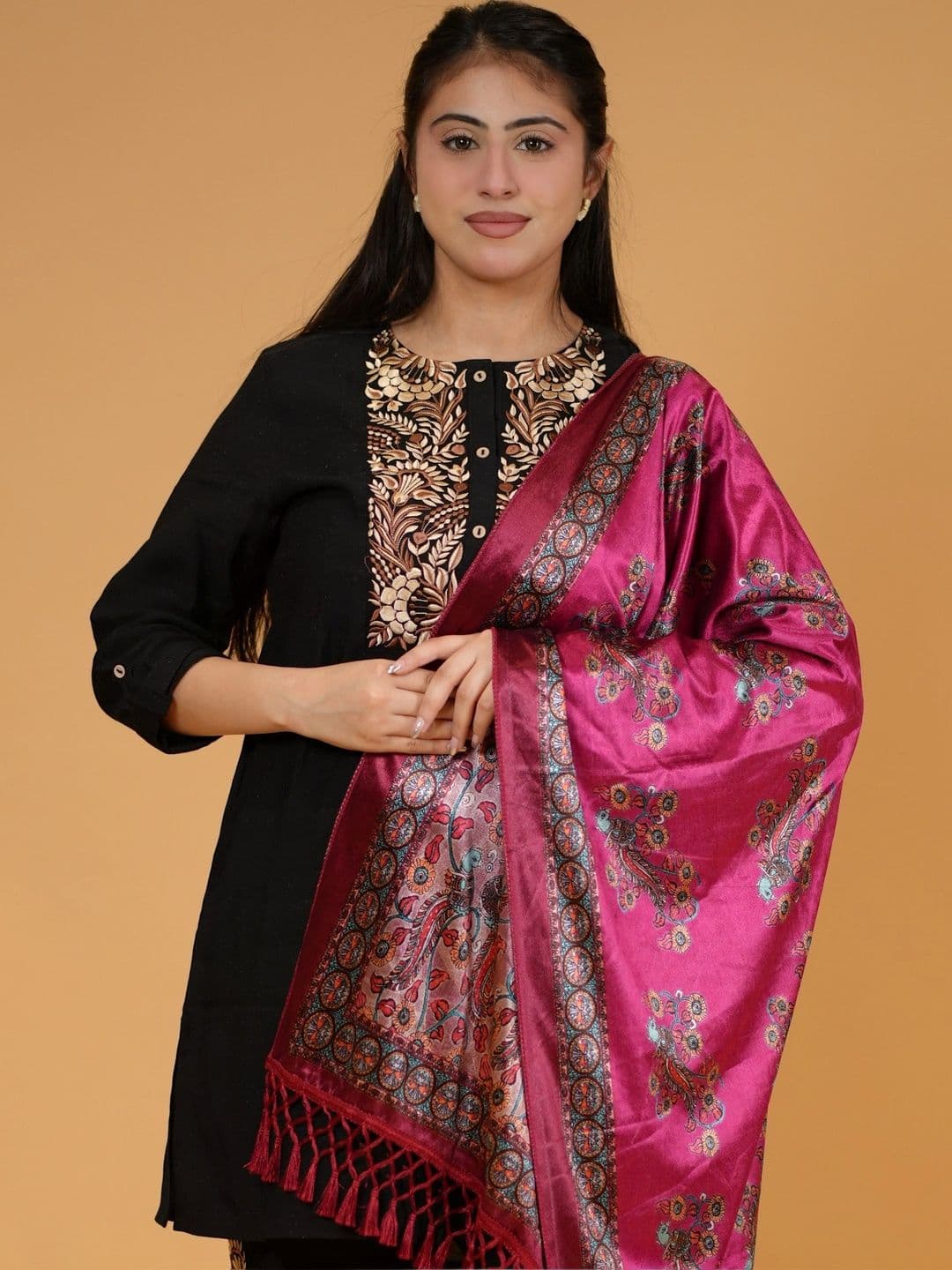 SHIFNEEN Women Paisley Printed Velvet Shawl thumbnail 4