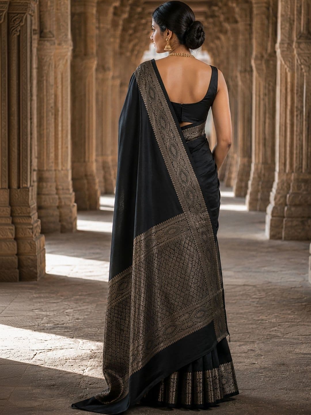 Mitera Woven Design Zari Silk Blend Designer Banarasi Saree thumbnail 4