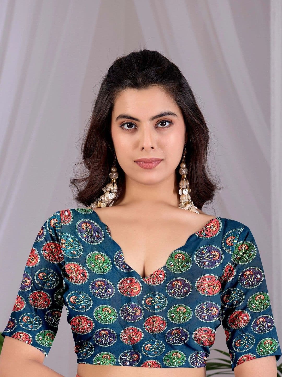 Mitera Floral Satin Designer Saree thumbnail 4