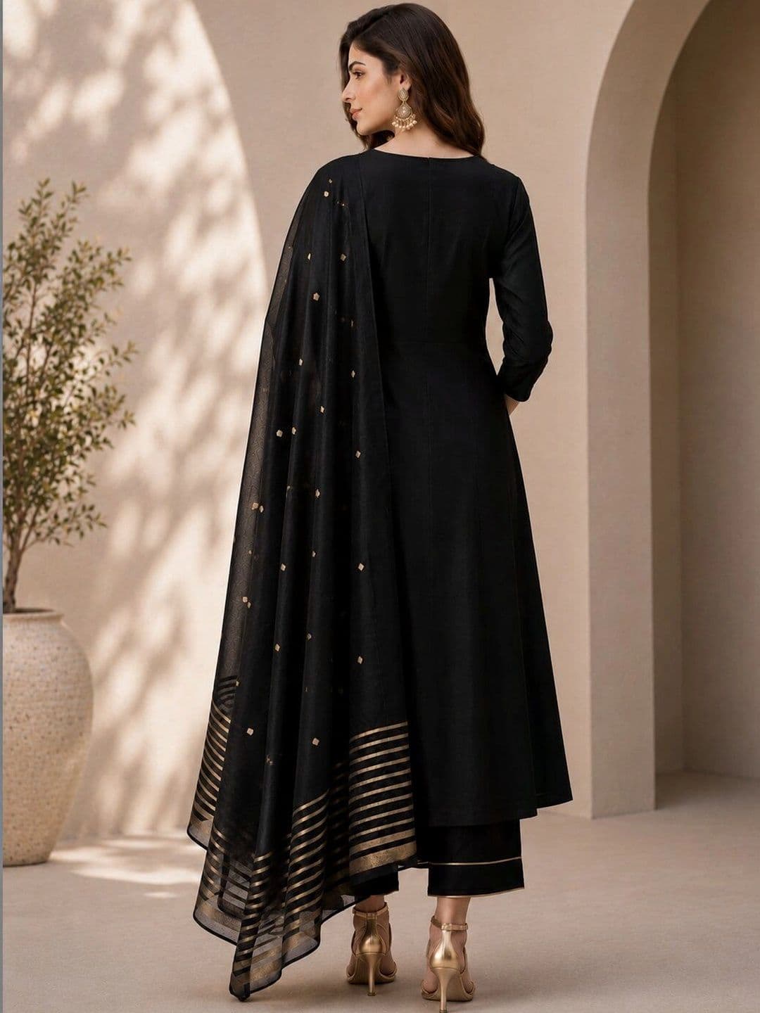 Chhipa Prints Women Ethnic Motifs Regular Kurta with Trousers & With Dupatta thumbnail 2