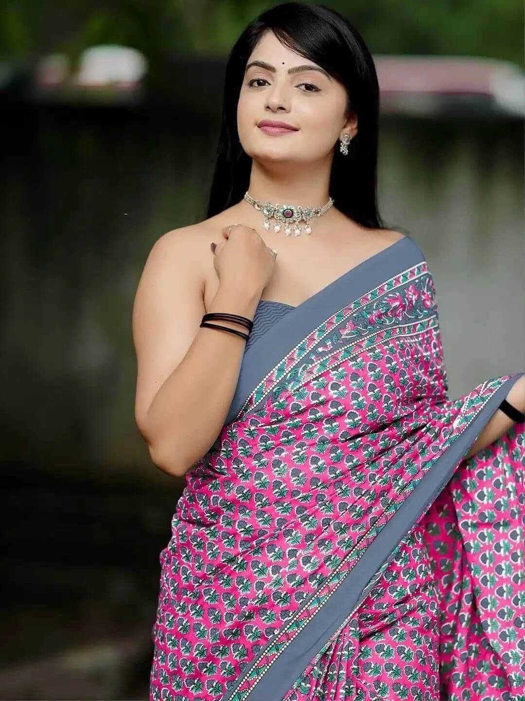 MITITA FASHION Floral Saree thumbnail 2