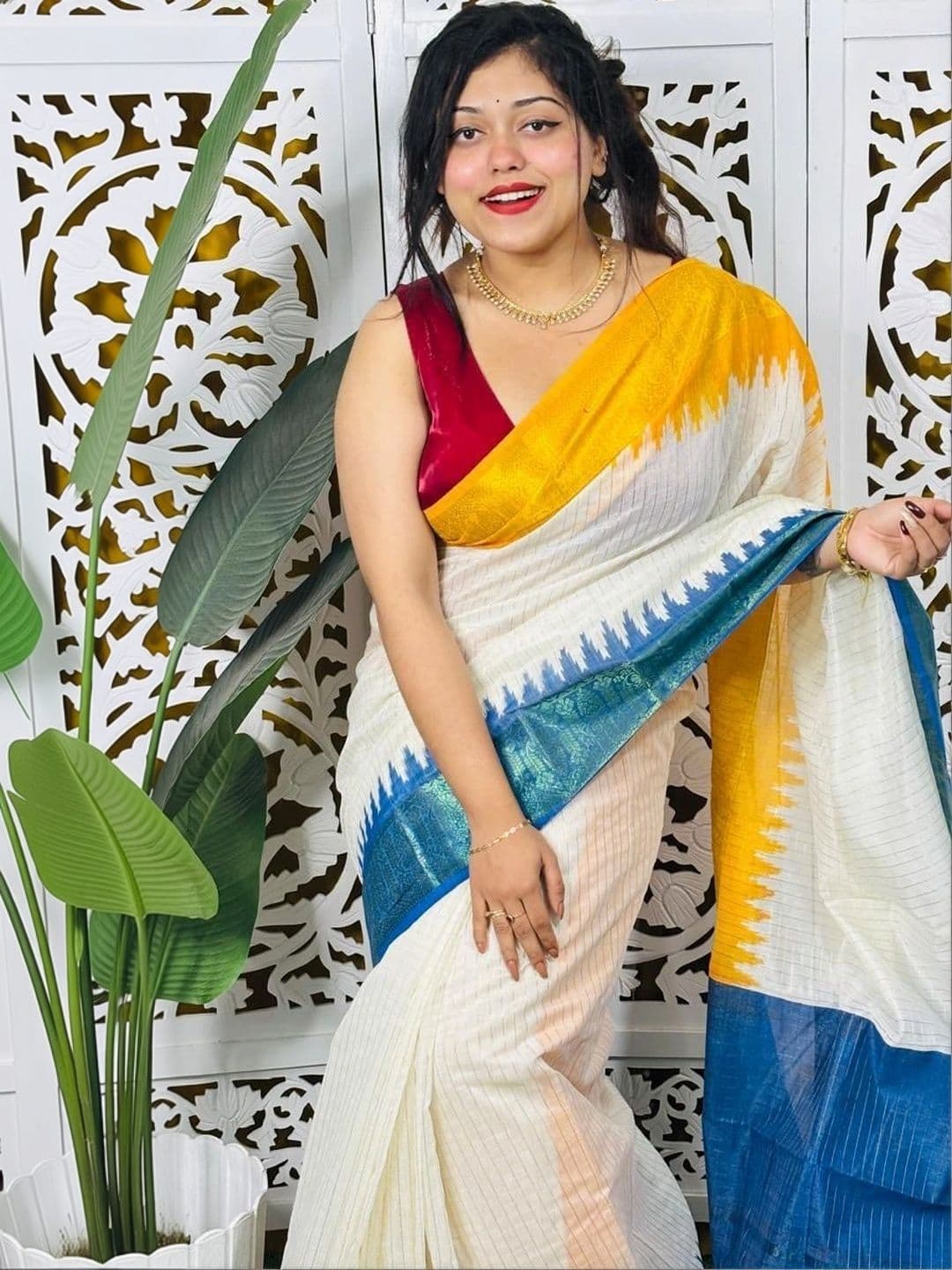 OSARIO Striped Pure Cotton Saree thumbnail 2