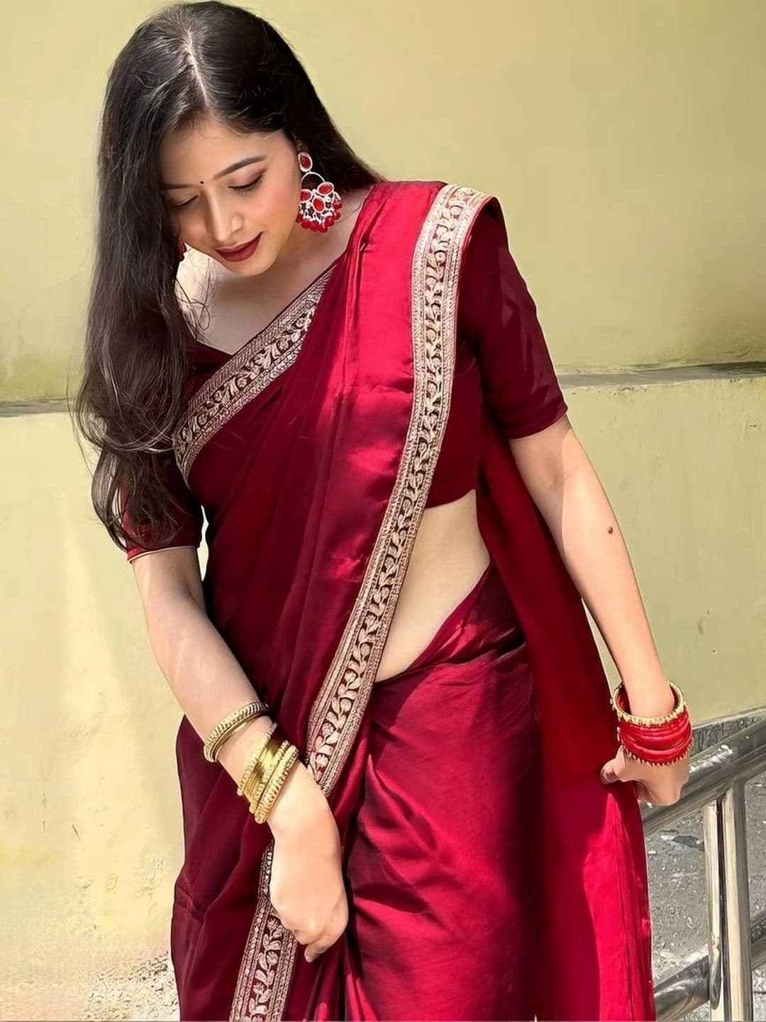 ANJAVI FASHION Zari Jute Silk Saree thumbnail 4