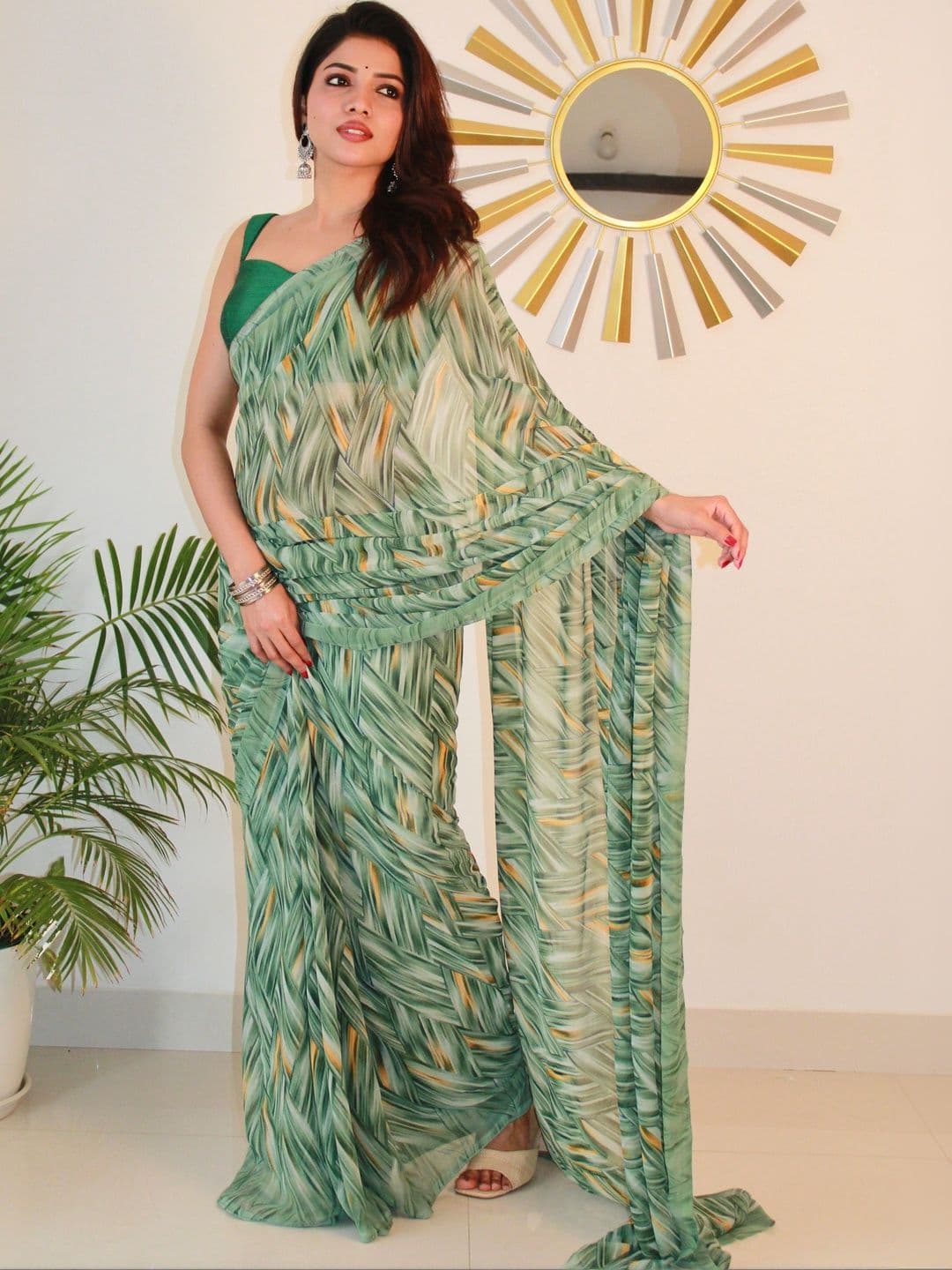 NARIVESH TRENDS Poly Georgette Saree - view 1