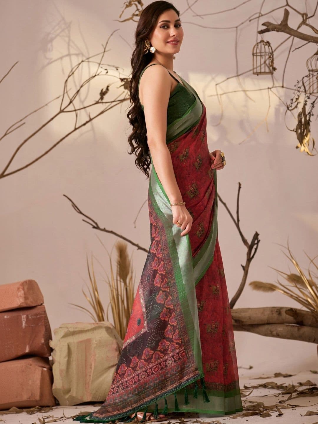 DIVASTRI Ethnic Motifs Linen Blend Designer Patola Saree thumbnail 2