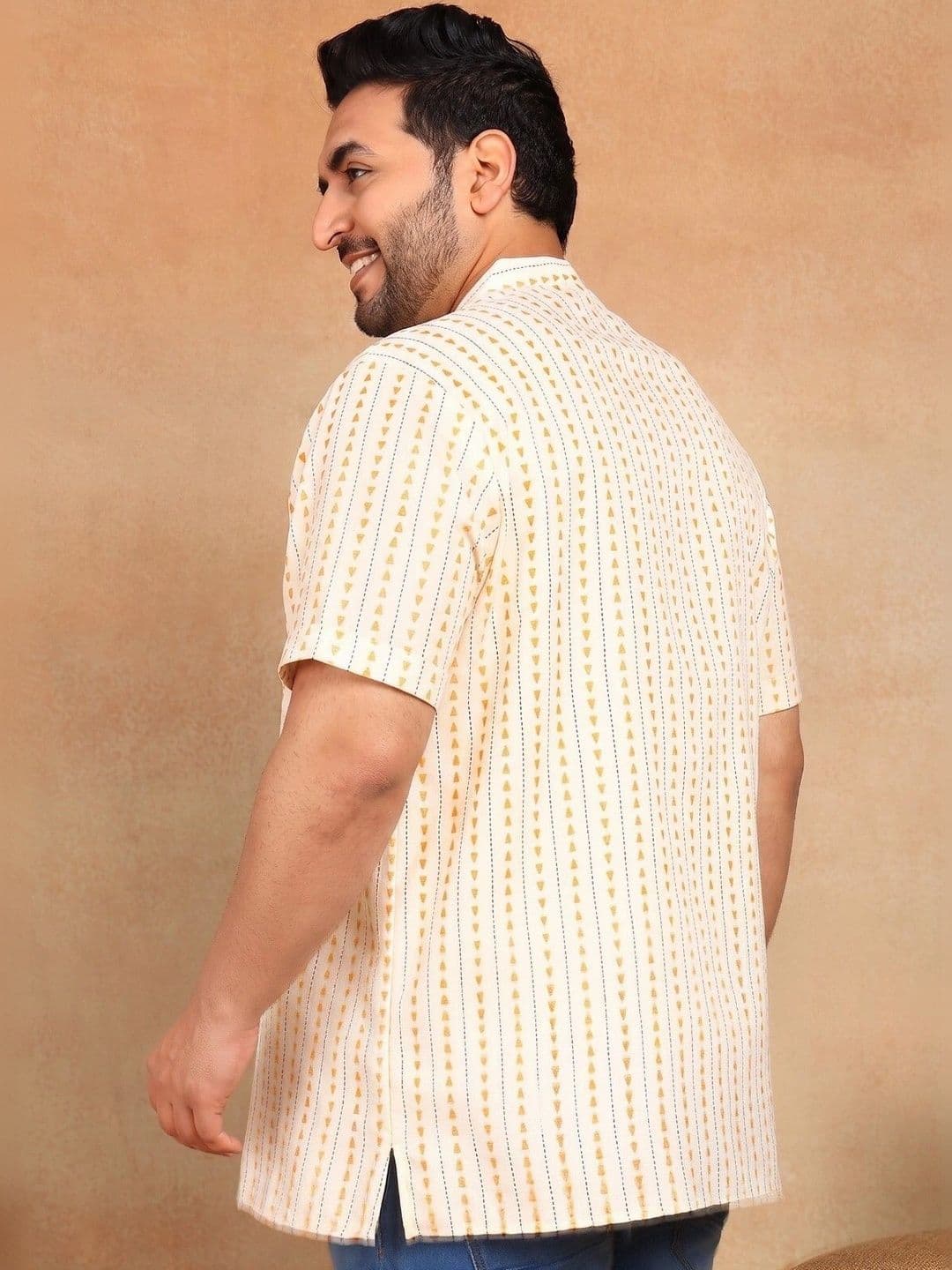 Sztori Men Geometric Printed Kurta thumbnail 3