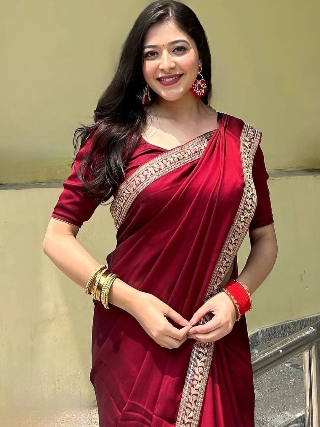 ANJAVI FASHION Zari Jute Silk Saree - view 1