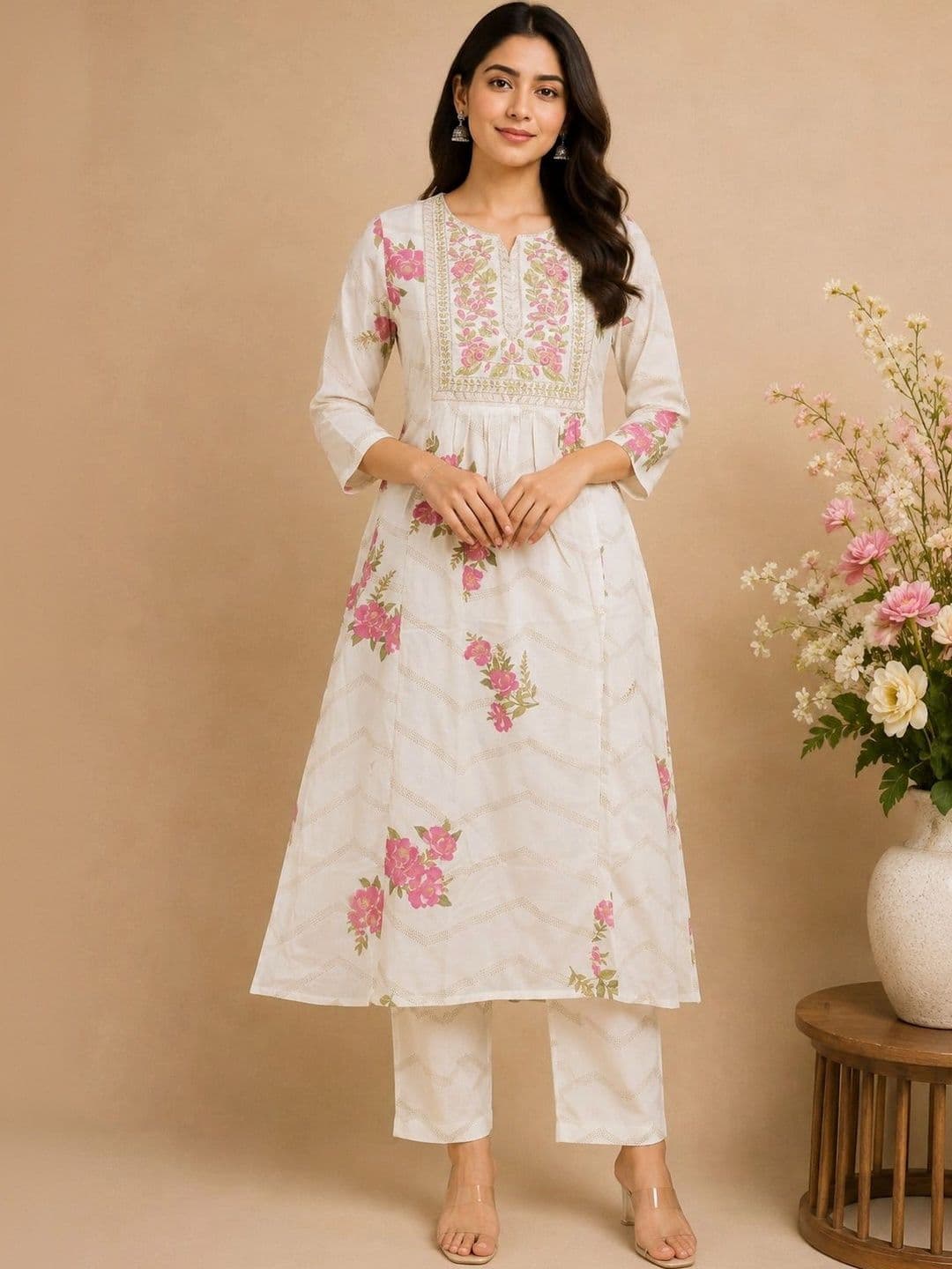Araaha Women Floral Embroidered Thread Work Floral Kurta - view 1