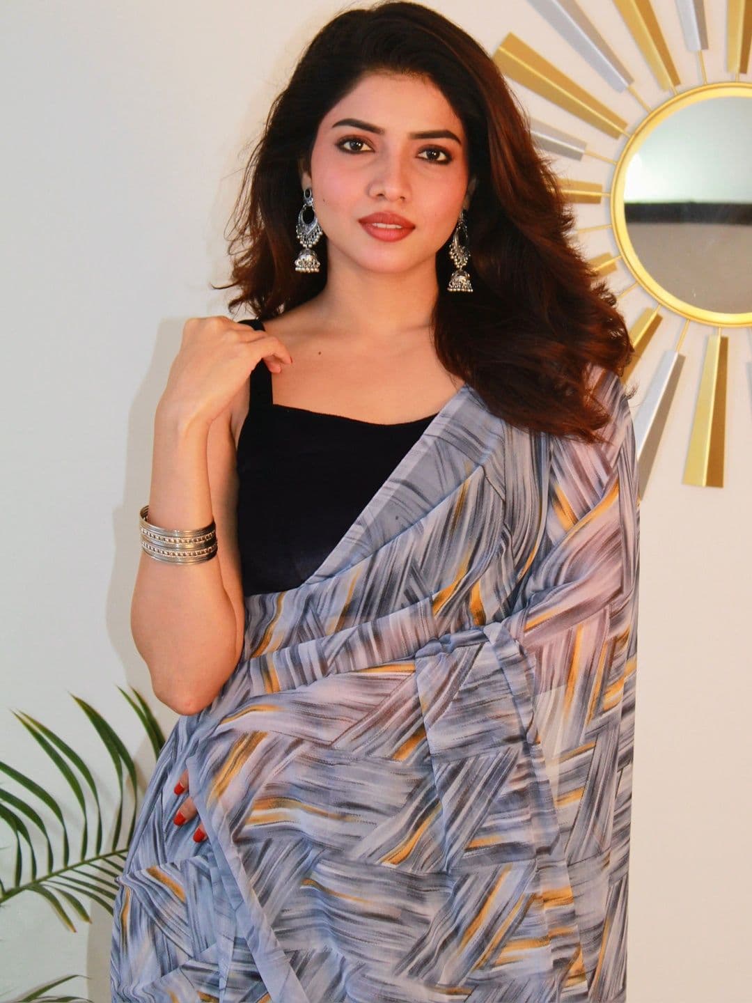 NARIVESH TRENDS Poly Georgette Saree thumbnail 6
