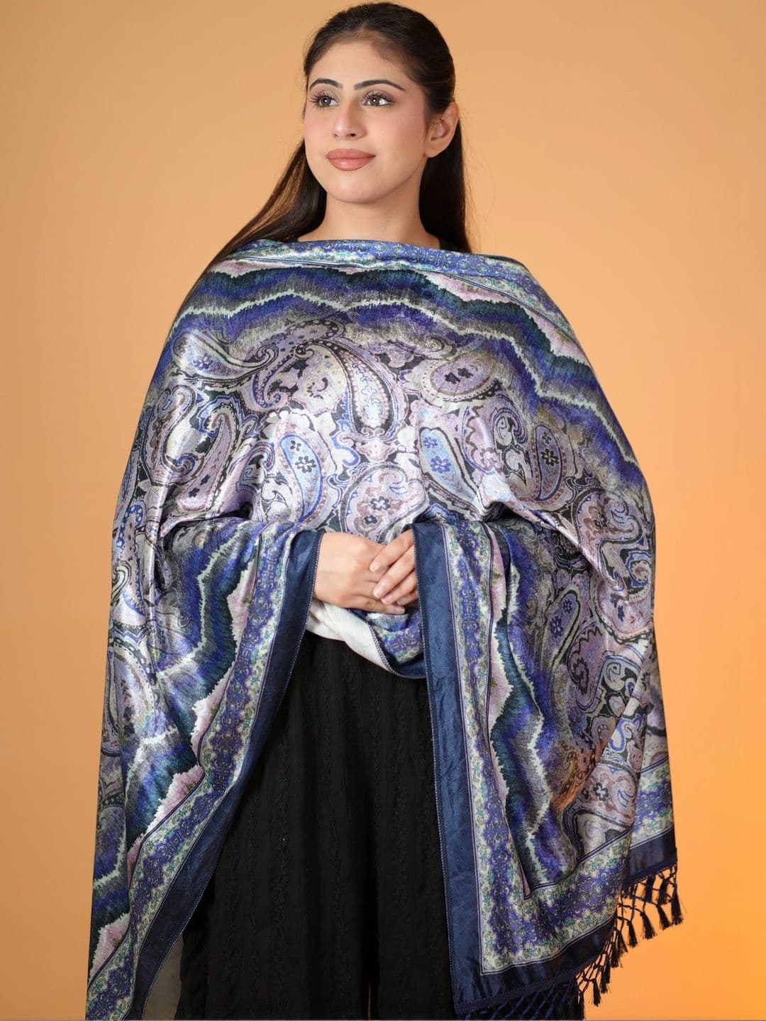 SHIFNEEN Women Paisley Printed Velvet Shawl thumbnail 3