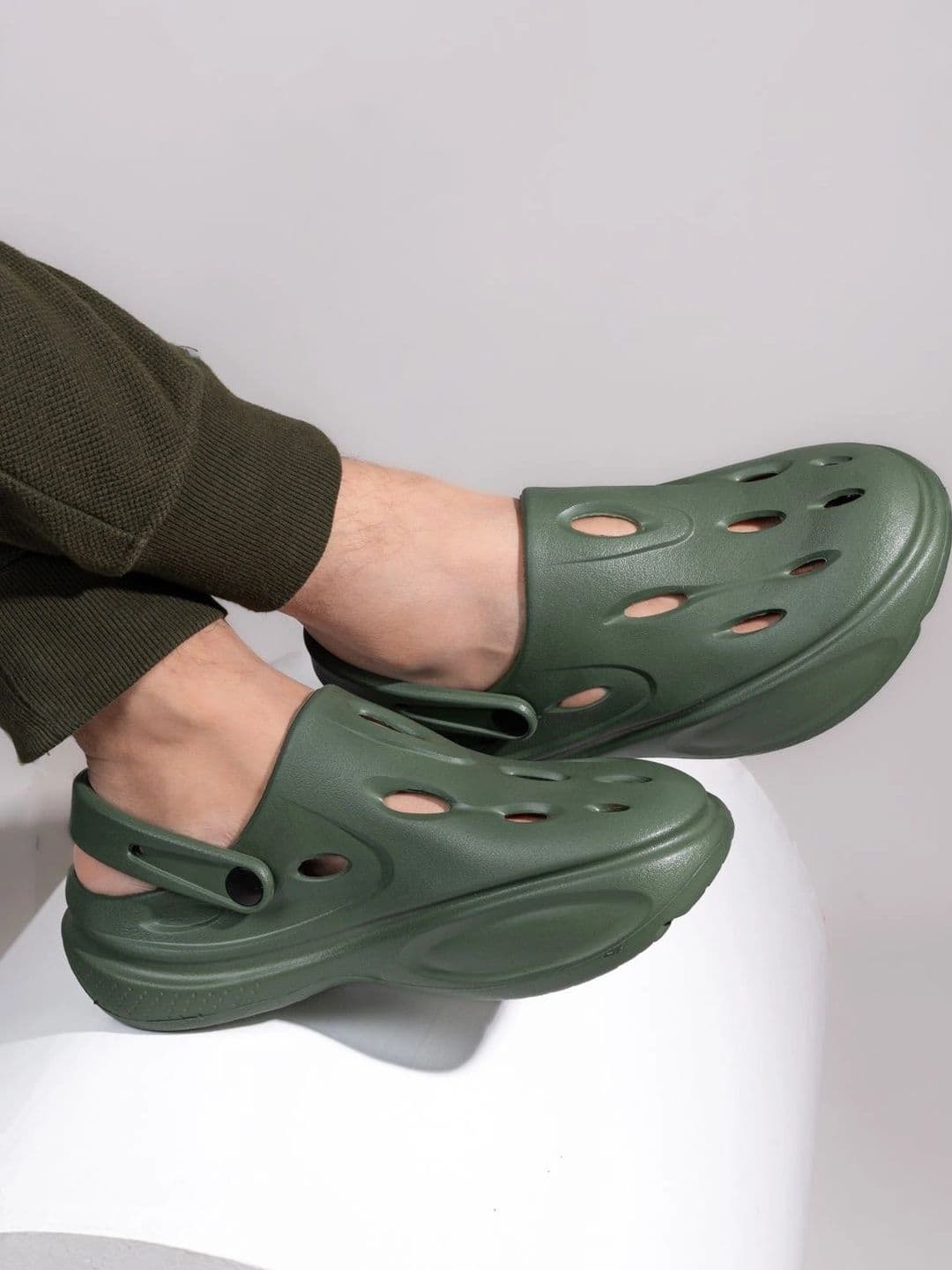 Roadster Men Clogs thumbnail 4