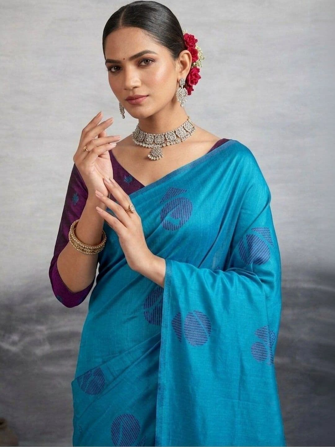 UMANTA Woven Design Silk Blend Banarasi Saree thumbnail 5
