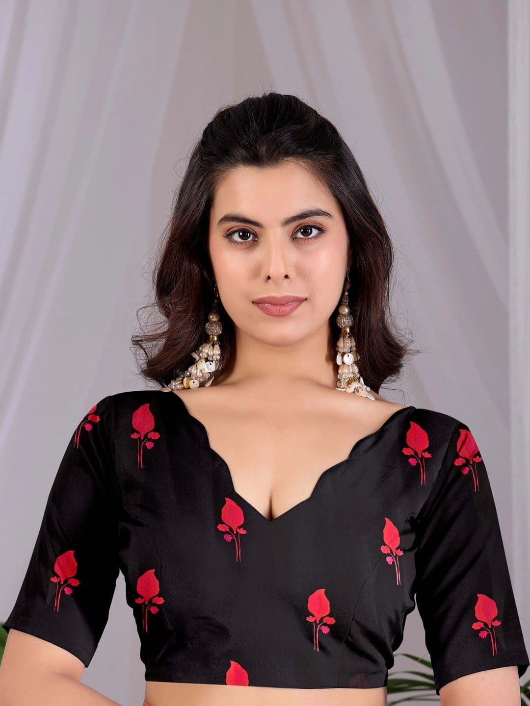 DIVASTRI Floral Satin Designer Saree thumbnail 7